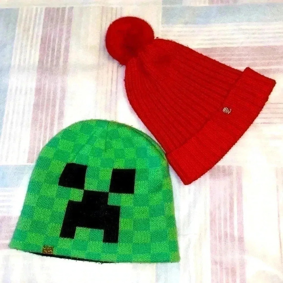 2 winter hats 🧢 for teens. MOJANG official Minecraft product and red simple hat - Picture 1 of 11
